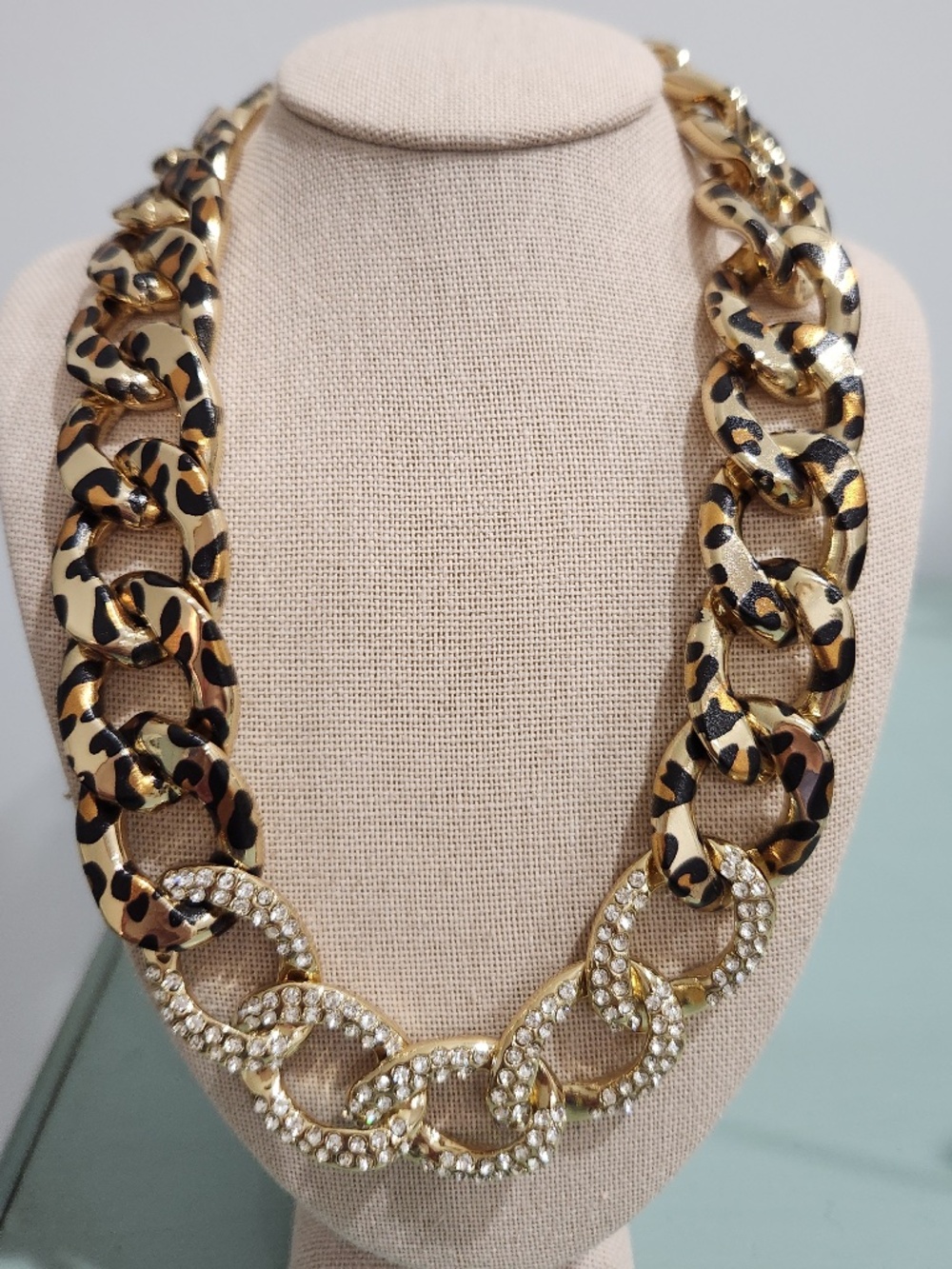 NWT Betsey Johnson Gold Tone & Leopard, Rhinestone Chain Statement Bib Necklace